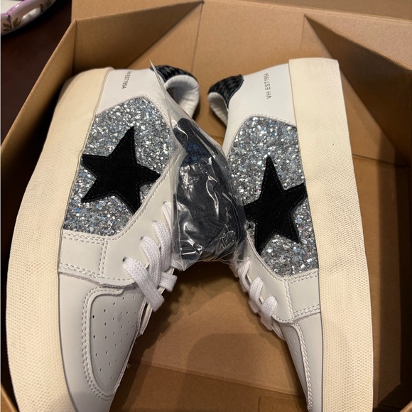 Vintage Havana Silver Glitter and Black Star Sneakers - Picture 4 of 8